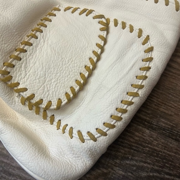 Via Repubblica NWOT large white bag! Larger stitch made in Italy and a nice bag - Picture 5 of 16